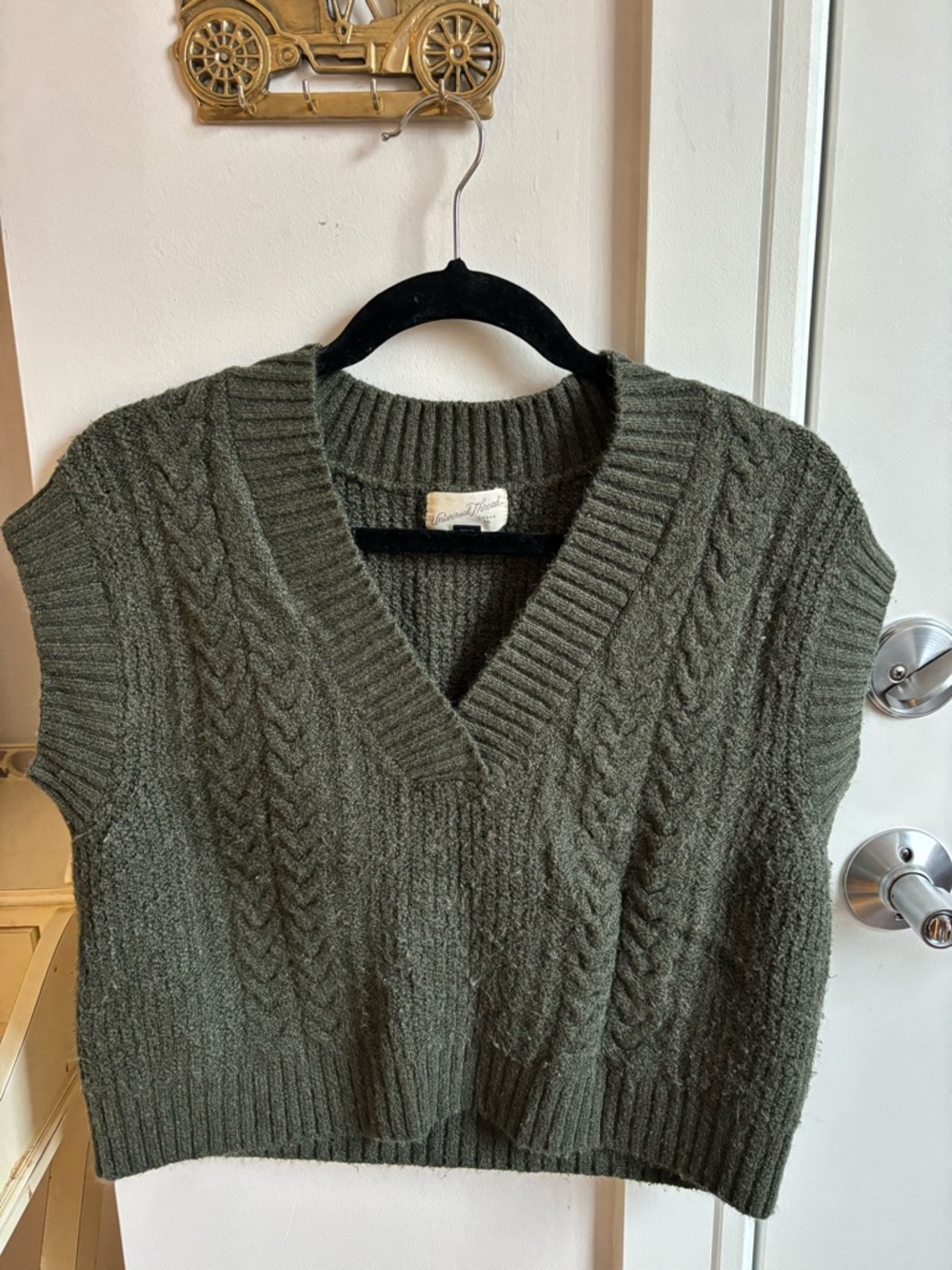 Universal Thread Olive Green Cable-Knit V-Neck Sweater Vest